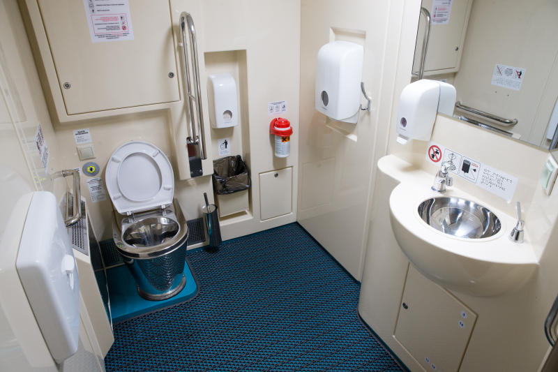 Интерьер туалета для людей с ограниченными возможностями